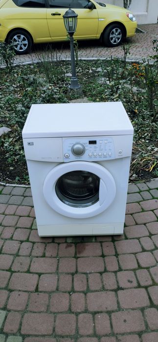 Стиральная машинка LG на 5кг (прямой привод)