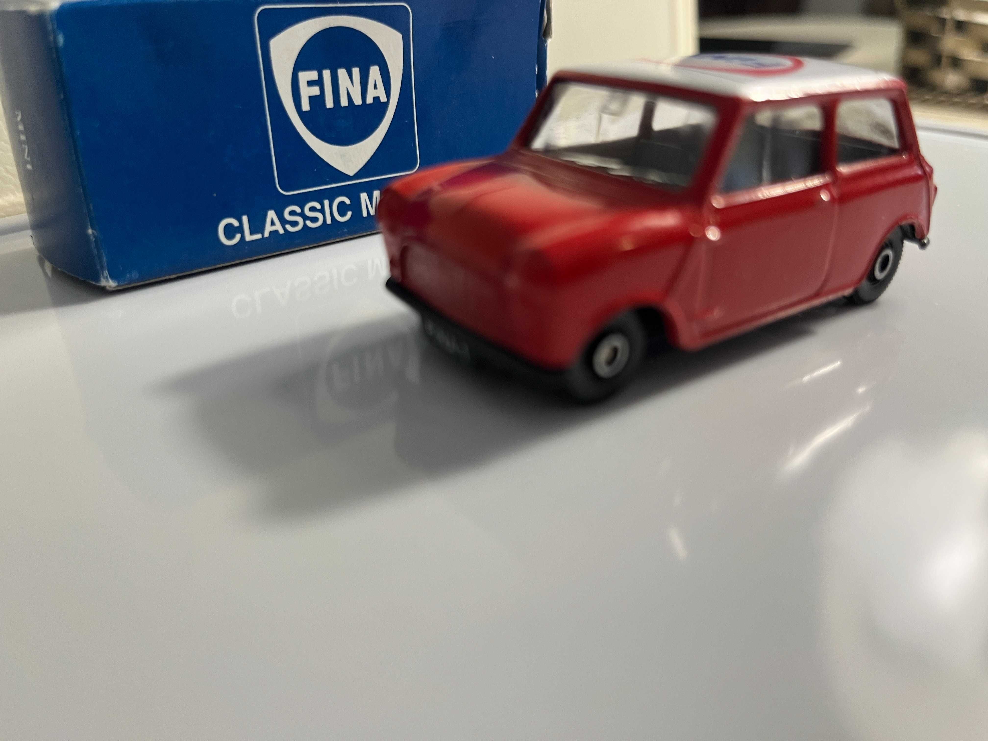 Corgi  – Mini 1000 “ Fina “ – muito bom – Esc.1/46