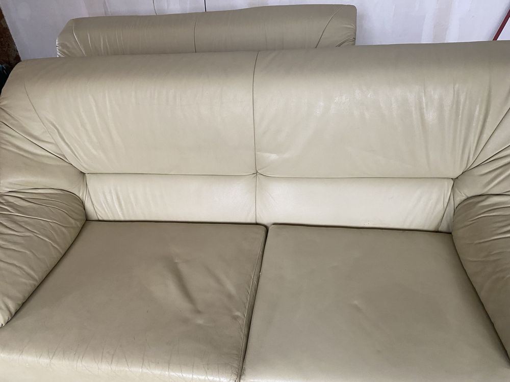 Vendo 2 sofas bejes em bom estado