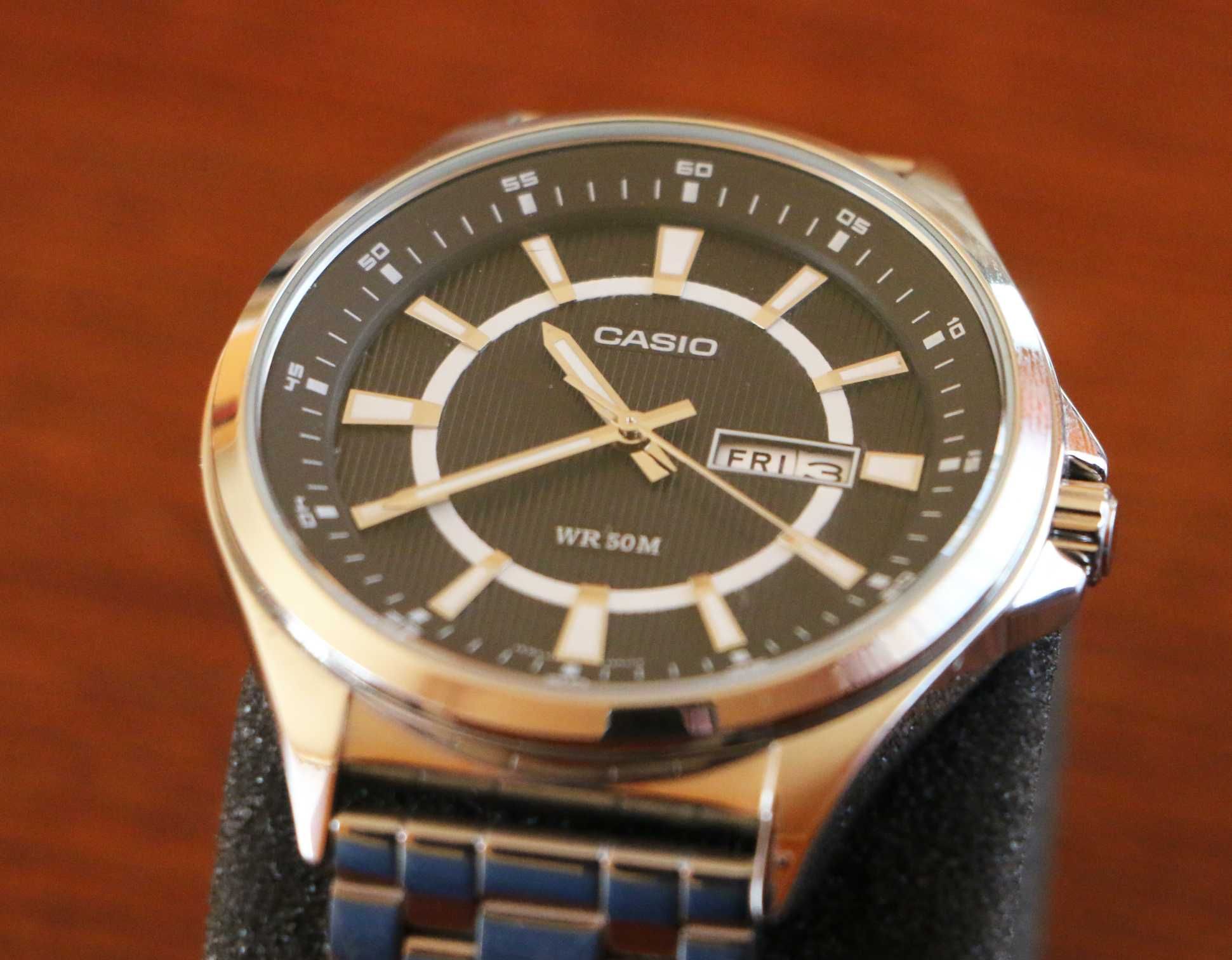 Zegarek Casio z datownikiem - w bardzo dobrym stanie