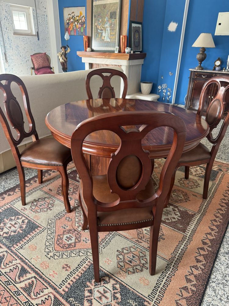 Mesa de sala de jantar (extensivel) 70€