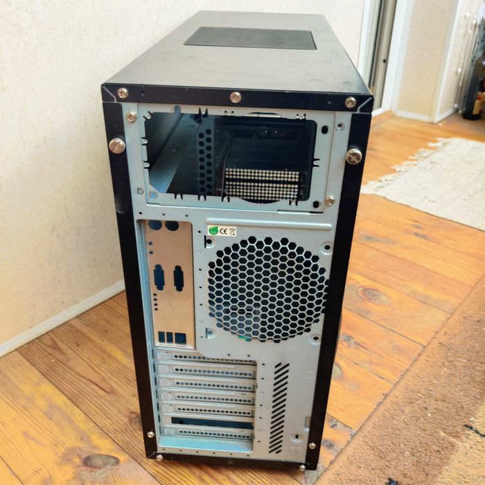 Корпус комп'ютера б/у - 100грн/150грн.