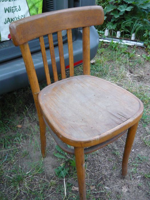 stare krzesło w bardzo dobrym stanie 2 szt