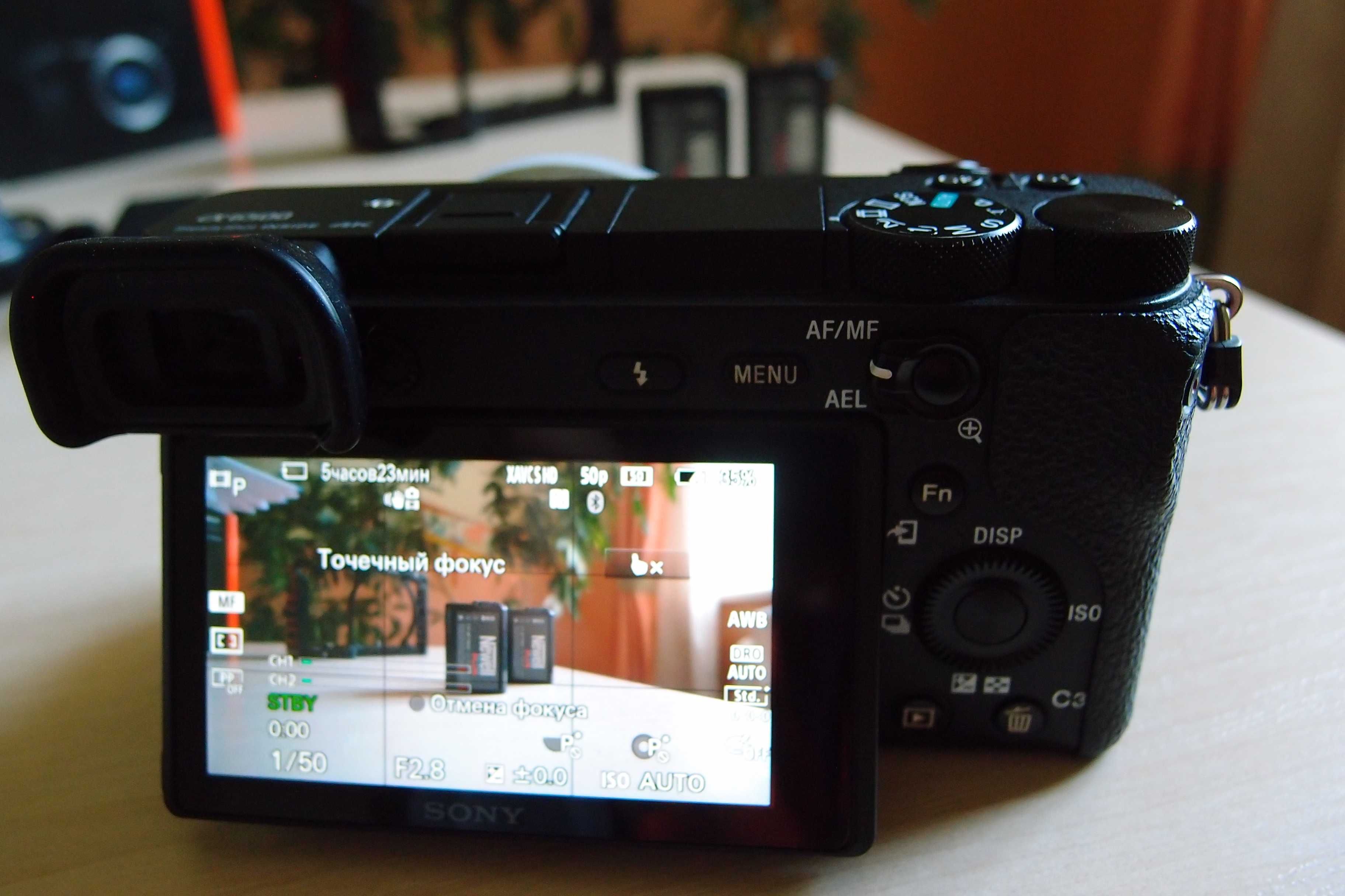 Камера Sony A6500 + Клетка + Карта + Зарядное + 3 батареи