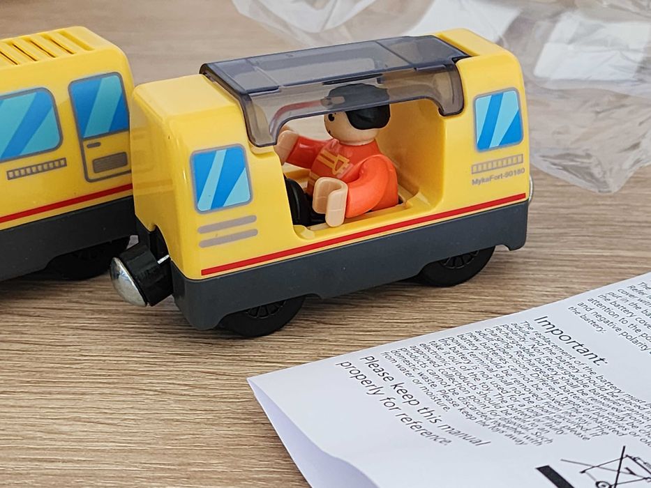 Локомотив поїзд з вагончиком на батарейках жовтий новий