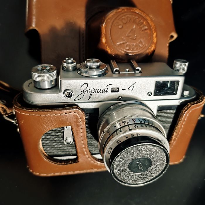 Zabytkowy aparat Zorki 4