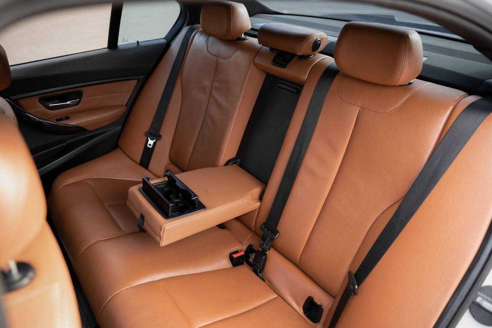 BMW 3 Series F30 2015 року 2.0 бензин 245 к.с.  Автомат ZF 8 ст.