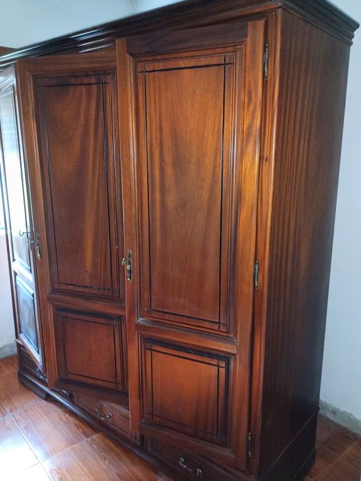 Mobiliário de quarto de casal completo em mogno