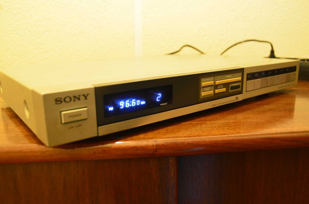 Rádio Sony ST-JX44L