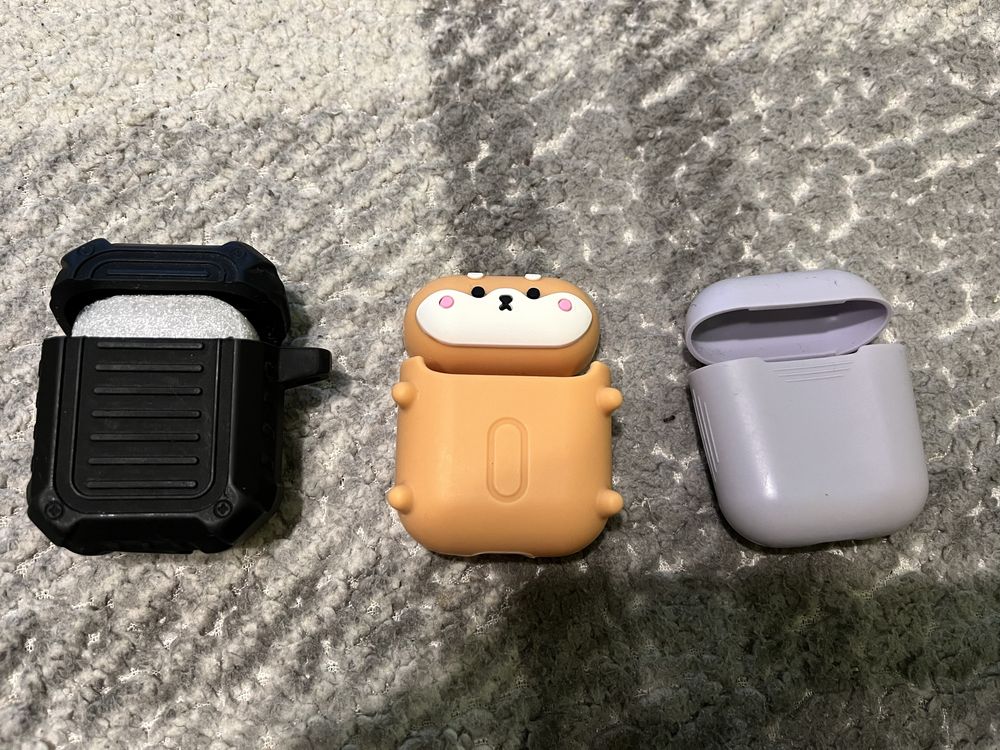 Etui na Airpods 1/2