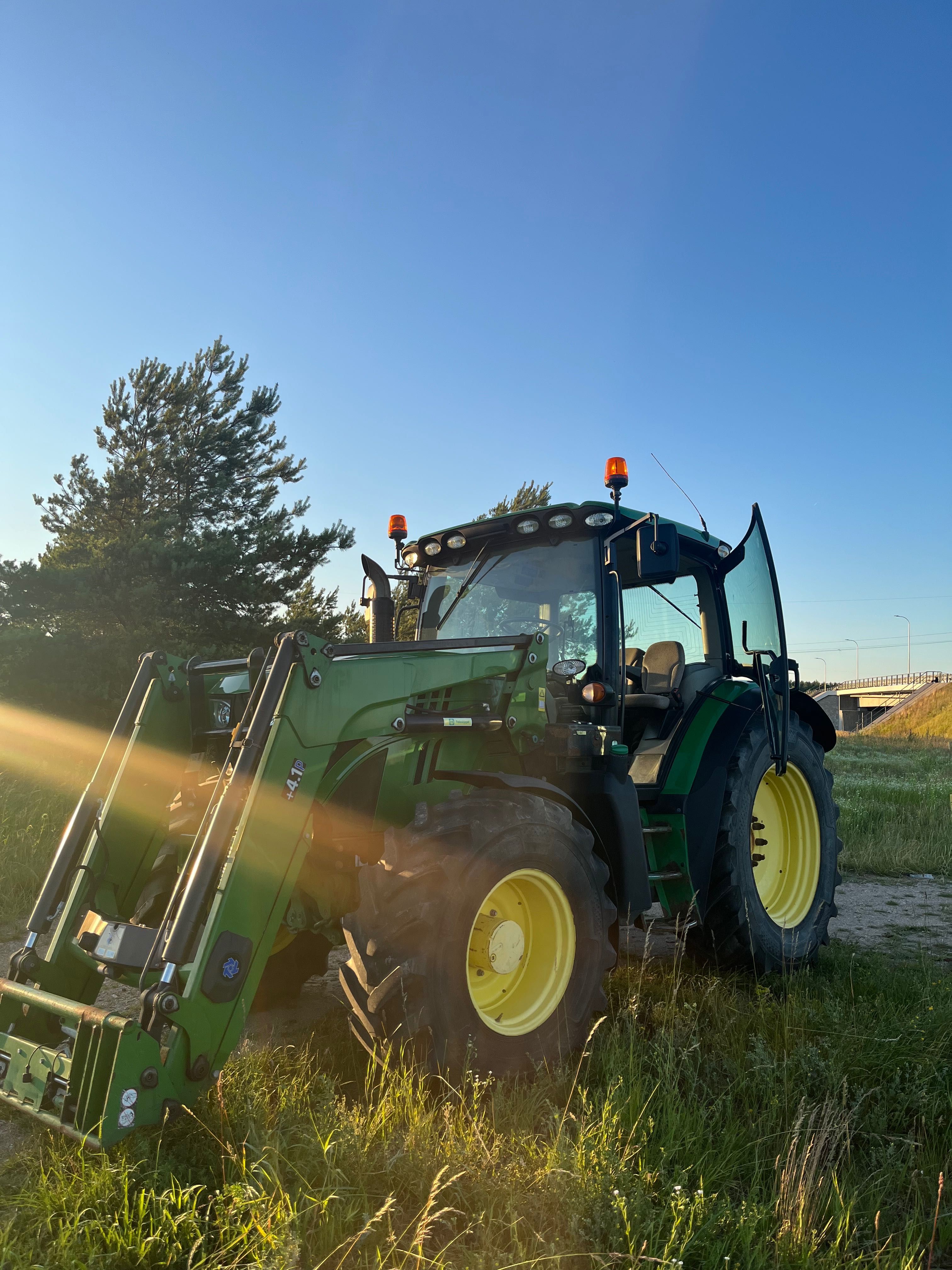 John Deere 6125R