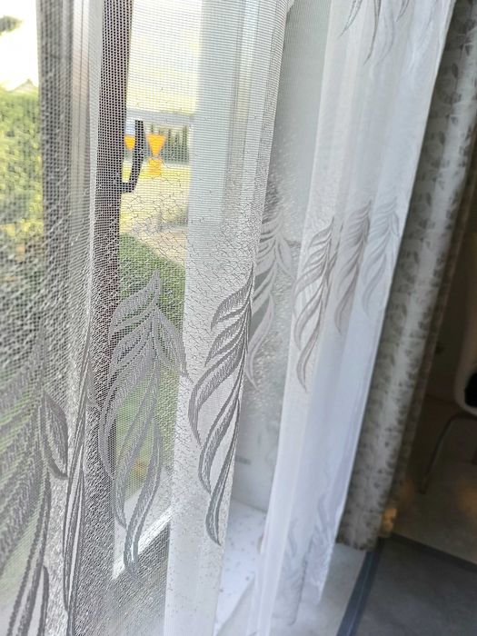 Firanki do salonu używane – komplet 4 szt. w dobrym stanie