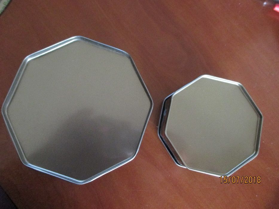 2 caixas metálicas hexagonais, muito bonitas