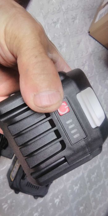 Pacotes de 2 baterias 18V, 22,5 AMPERES,e 1 carregador, NOVO
