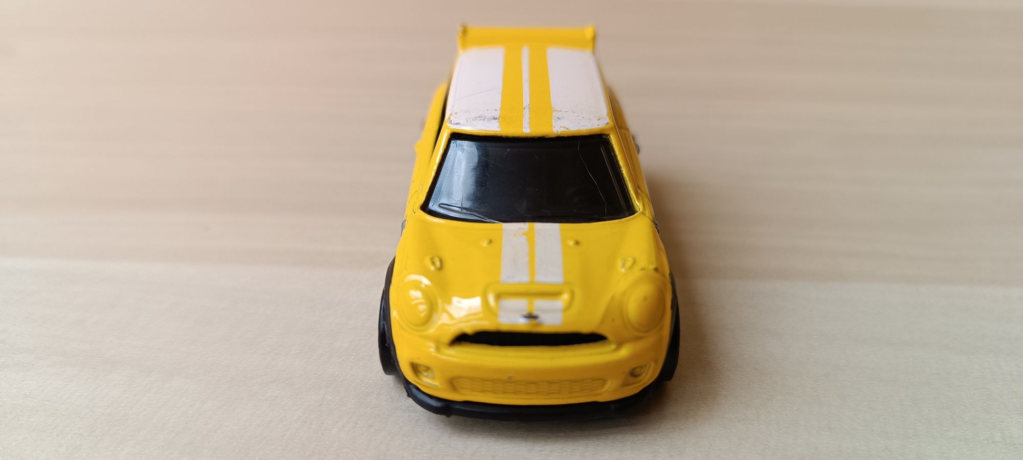 Samochód Hotwheels Mini Cooper S