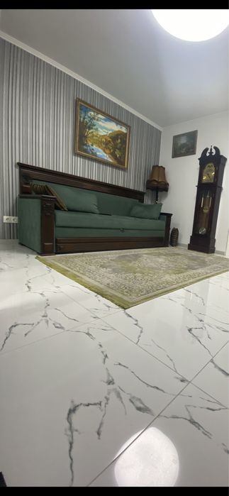 Продам диван класичний