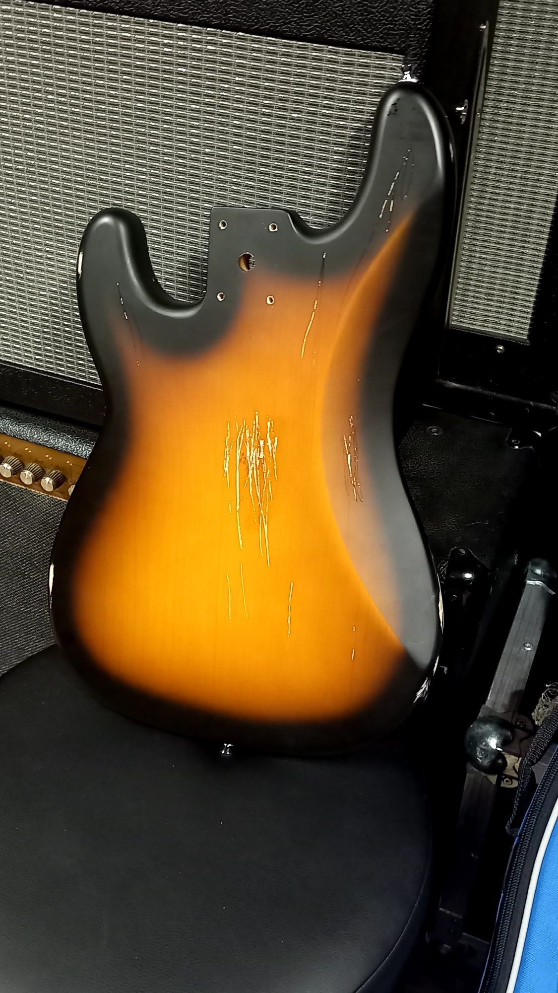 Korpus Fender Precision Bass Relic