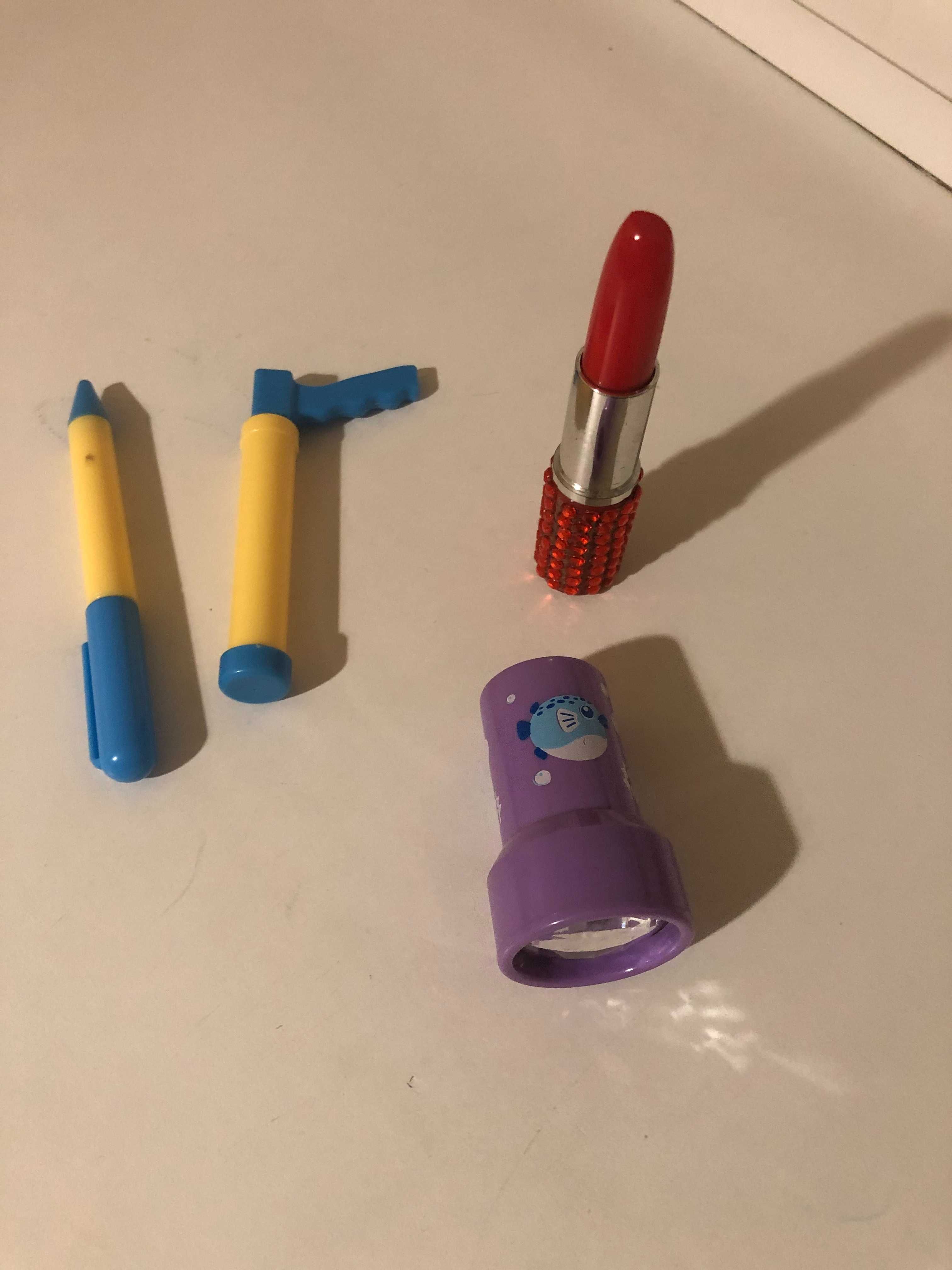Іграшка - прикол (ручка-бризкалка ручка-помада)