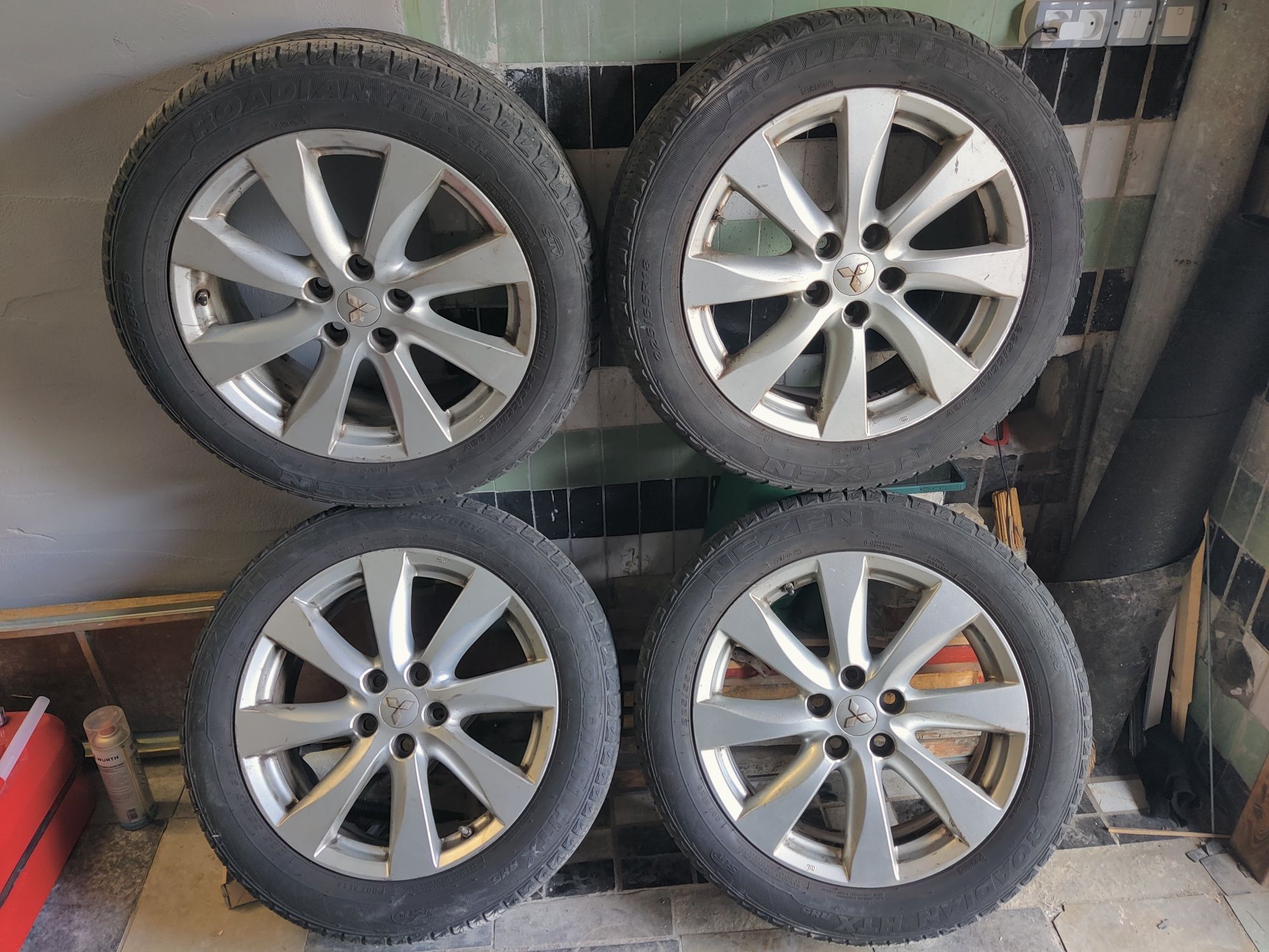 Оригінальні диски Mitsubishi r18 і резина 225/55r18