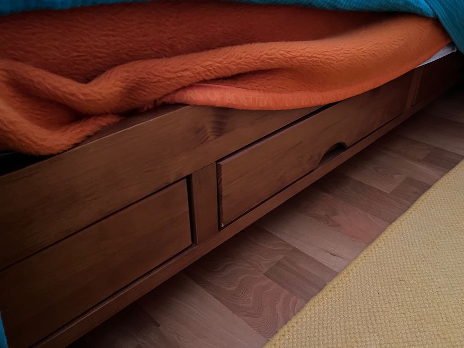 Cama solteiro excelente