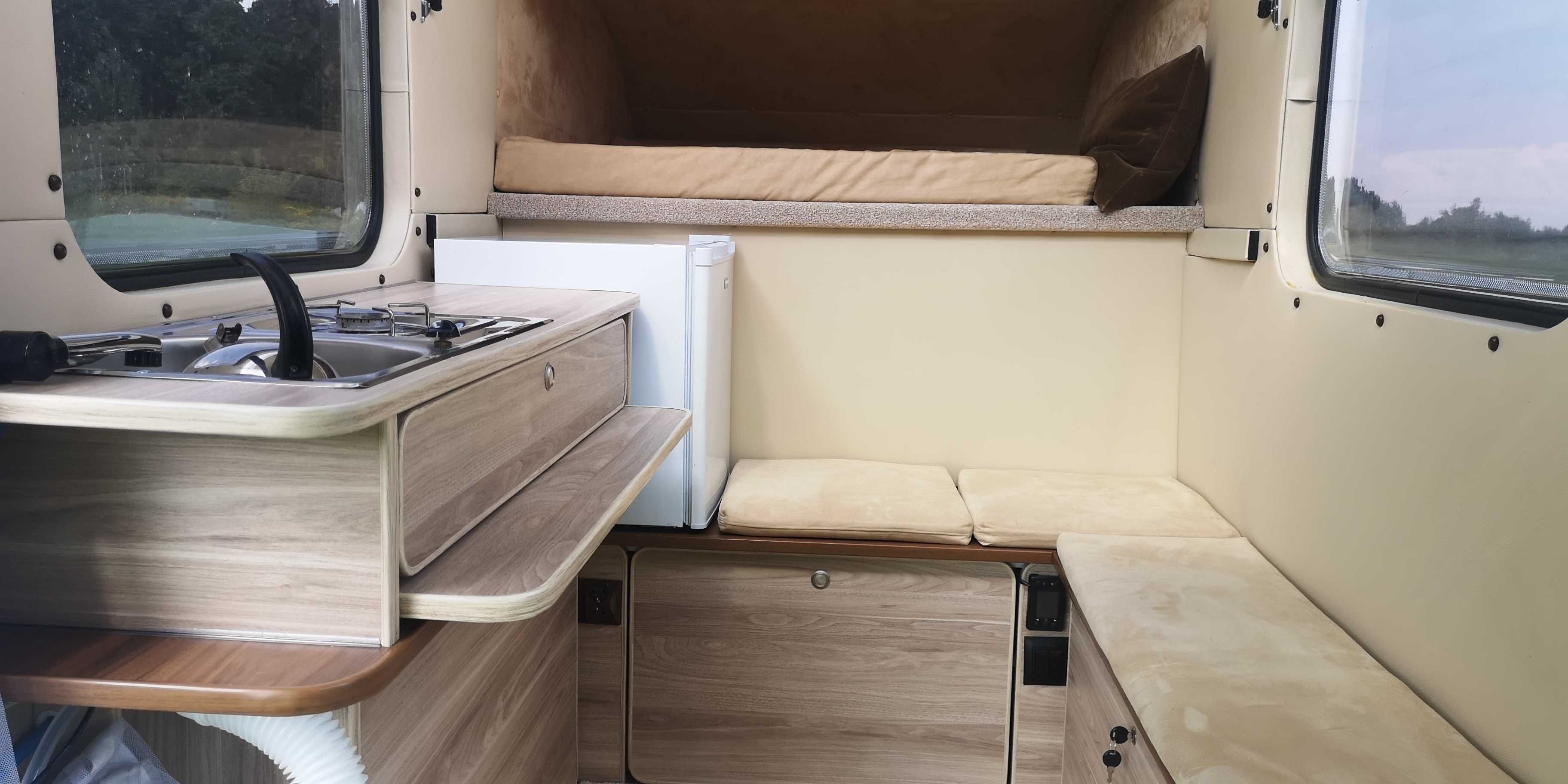 Zabudowa kempingowa na samochód pick up, camper 4x4, kamper kempingowy