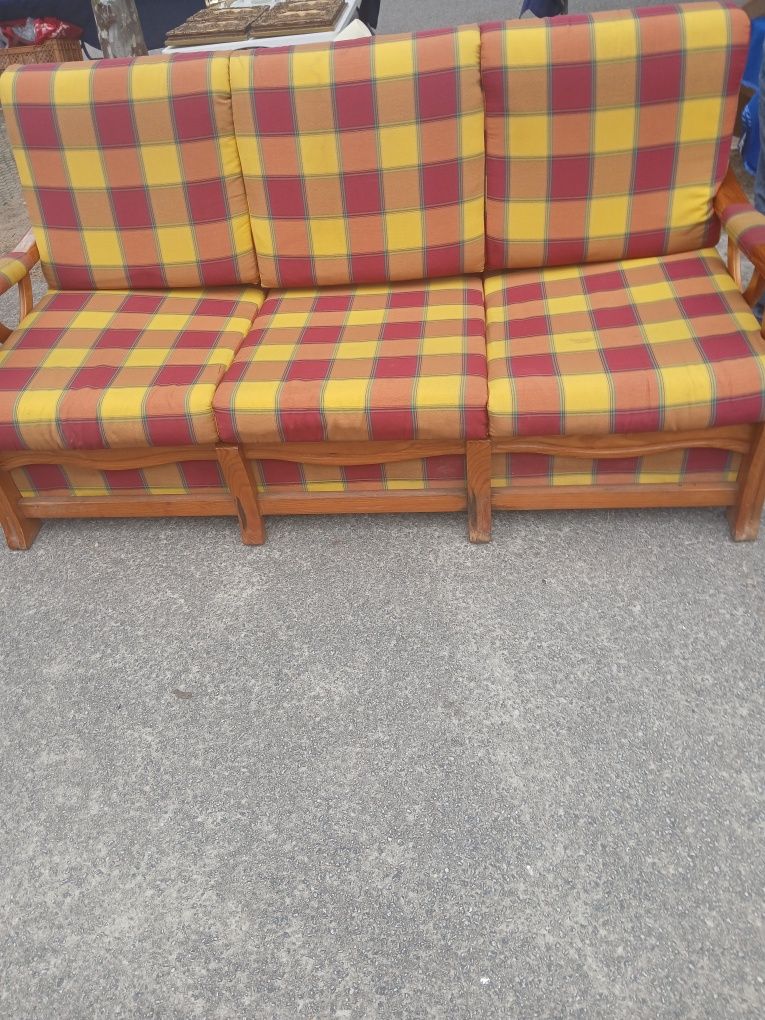 Sofa cama de 3 lugares em madeira