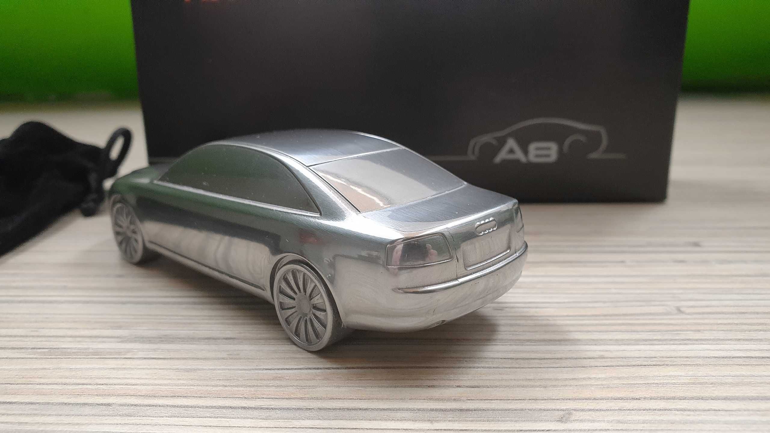Audi A8 | aluminiowy przycisk do papieru | Audi design