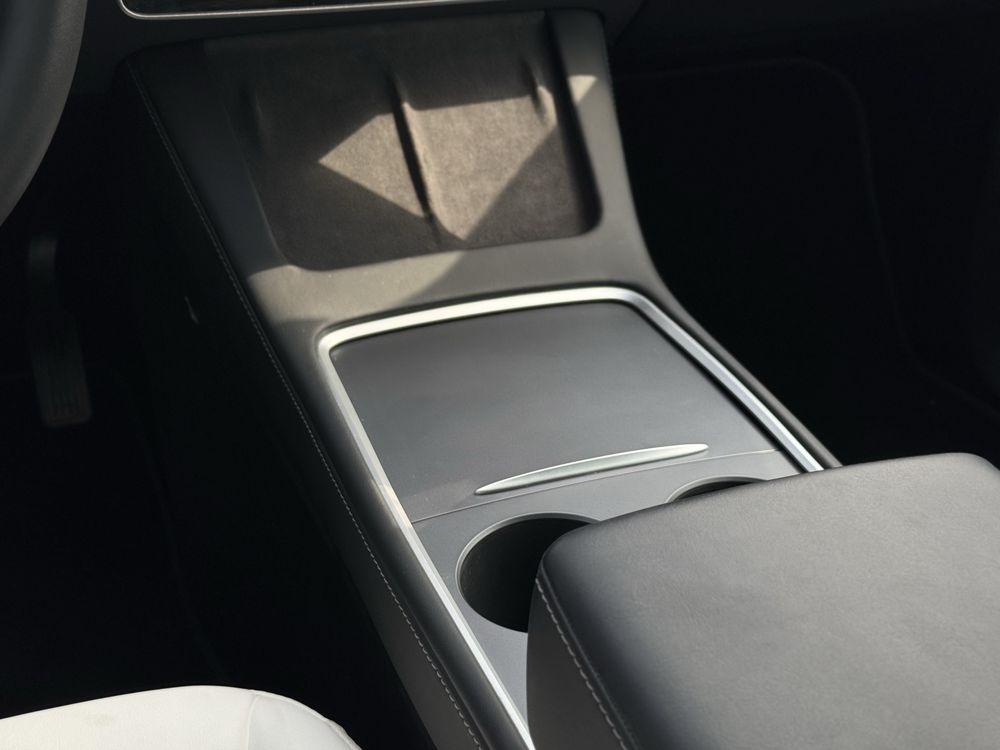Tesla Model Y Long Range Dual Motor 2022 року, 82кВт, 28т.км.