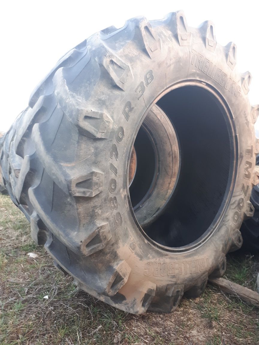 Ładna opona wzmocniona TRELLEBORG TM700 580/70 R - 38 Cała Zdrowa