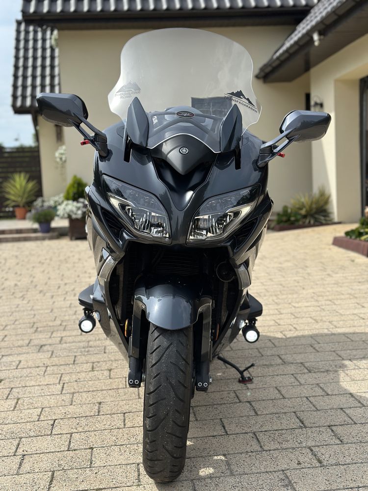 YAMAHA FJR 1300 super stan