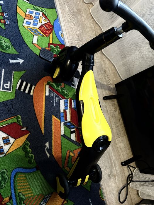 Слмокат, толкач з педалями