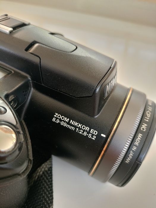 Фотоапарат nikon E8800