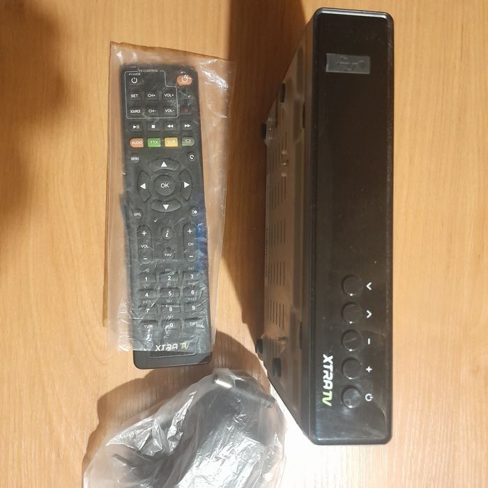 Спутниковую антенну,3 головки,Тюнер. Полный Комплект.