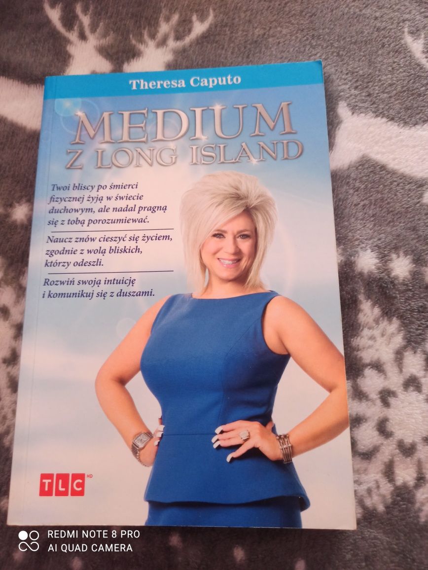 Medium z Long Island