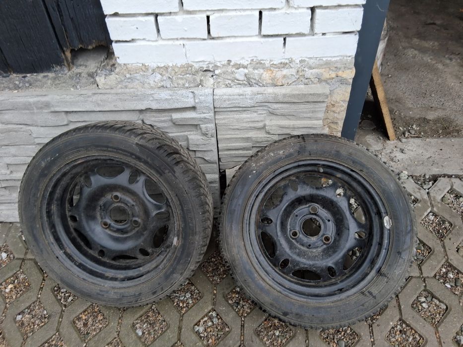 Sprzedam opony zimowe 175/55/15 stan dobry
