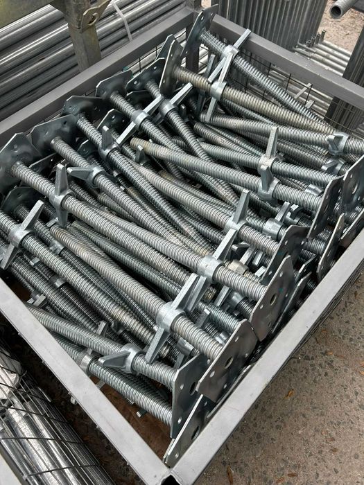 Aluminiowe lekkie rusztowanie Lešení typ Plettac 125m2 do ociepleń