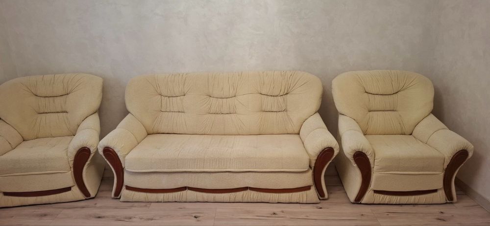 Комплект диванів в хорошому  стані