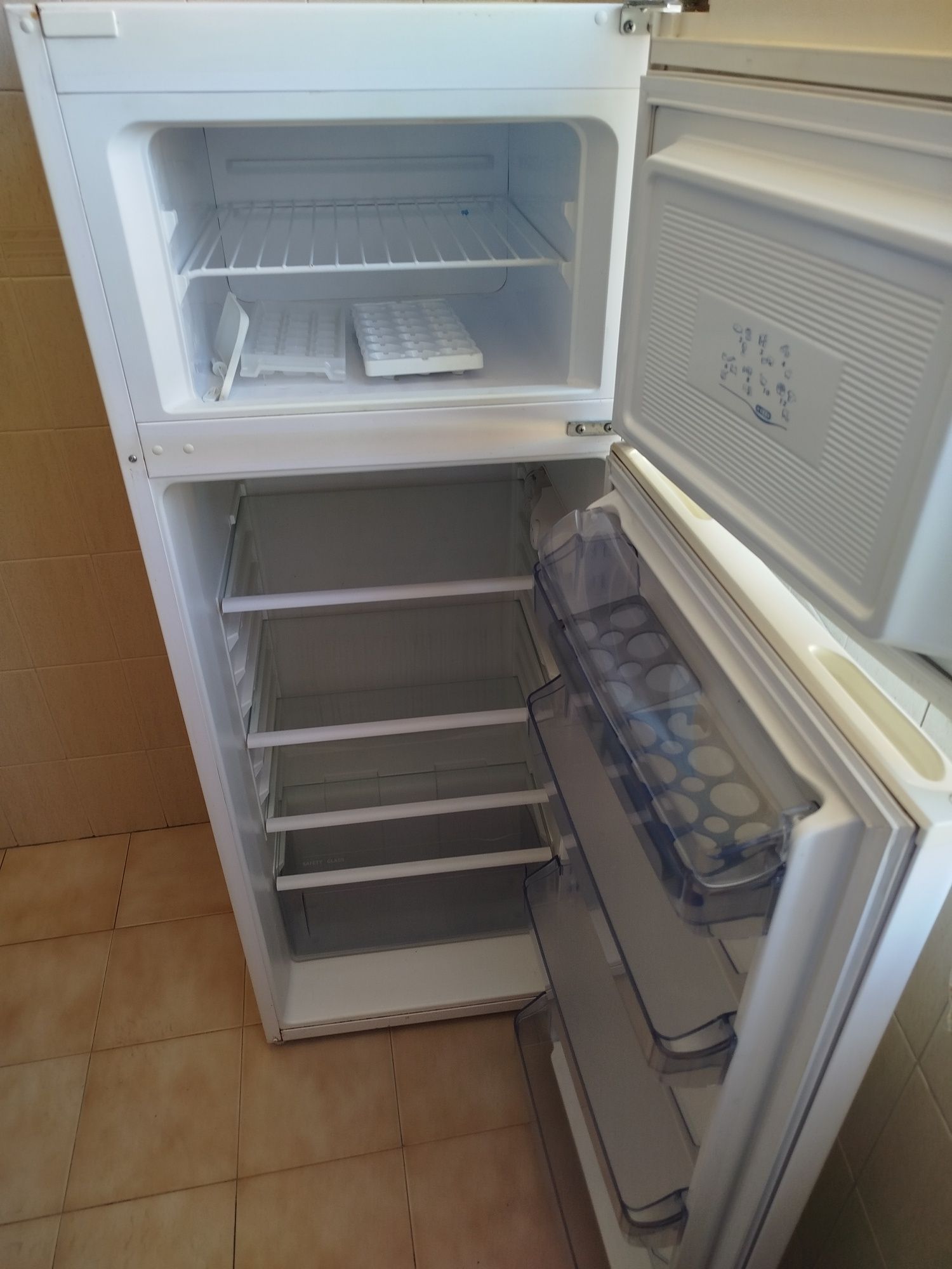 Frigorífico para venda