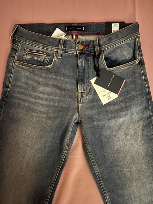 Wyprzedaż spodnie męskie Tommy Hilfiger.