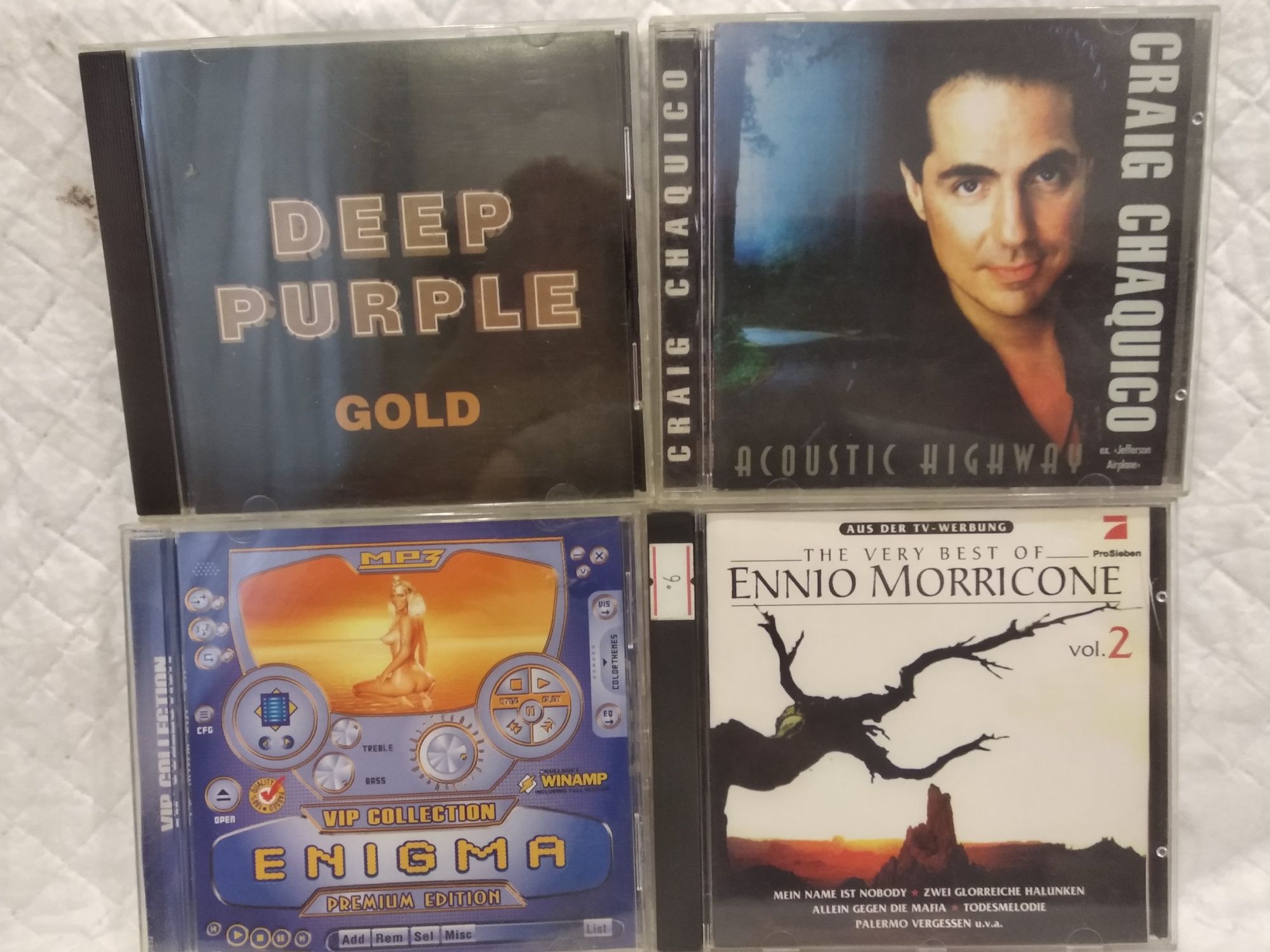 CD диски:Джими Хендрикс,Рой Орбисон,Хулио Иглесиас,Группа Еллоу, и дру