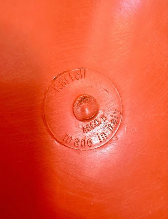 Cachepot laranja da Kartell