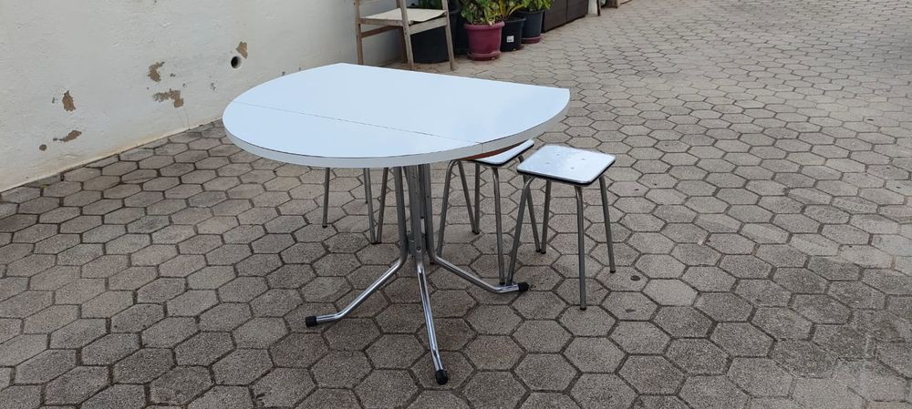 Mesa de cozinha dobrável +4 bancos