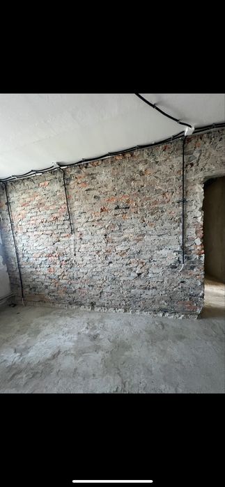 Продаж 3 кімнатної квартири під ремонт вільного планування