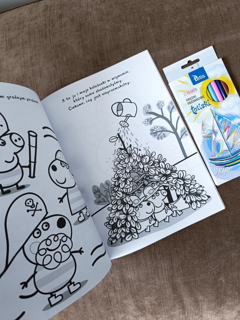 Malowanka Pepa Pig + 12 kredek ołówkowych