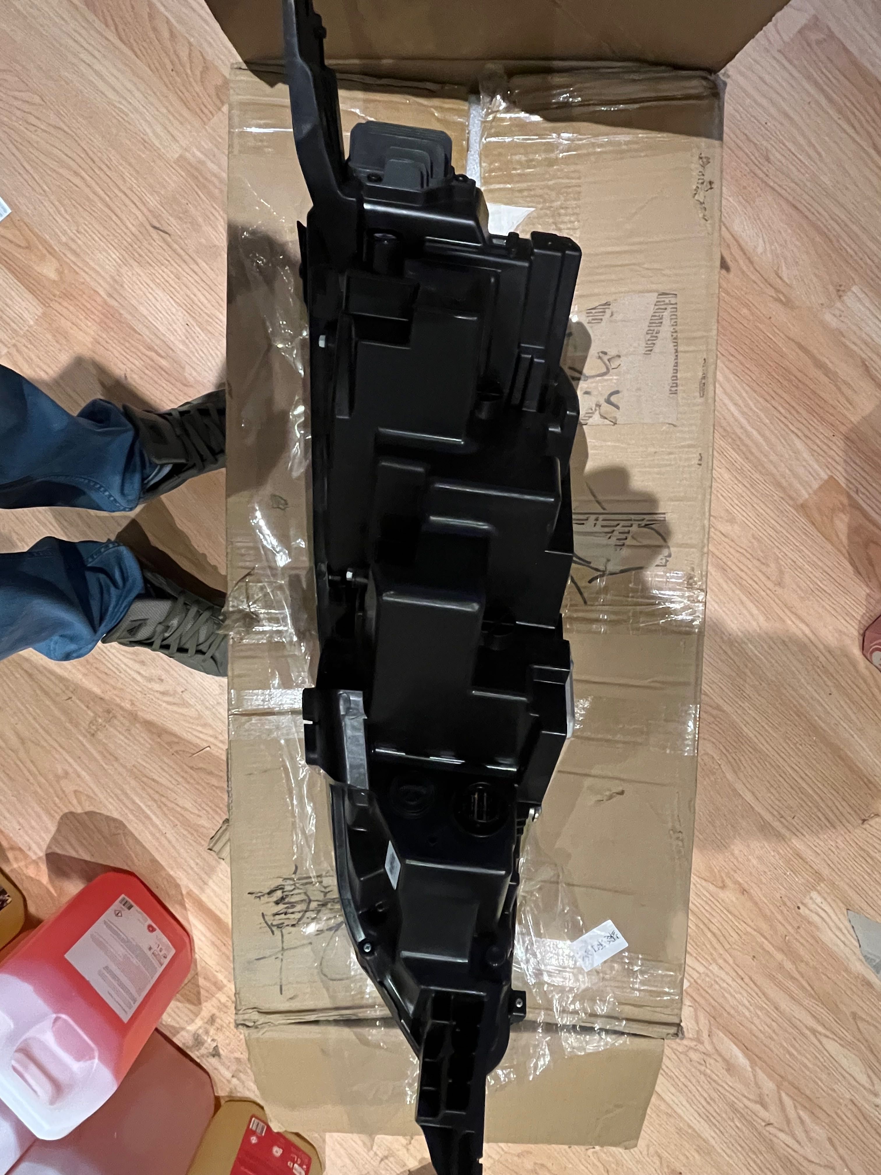 Farol BYD Atto 3