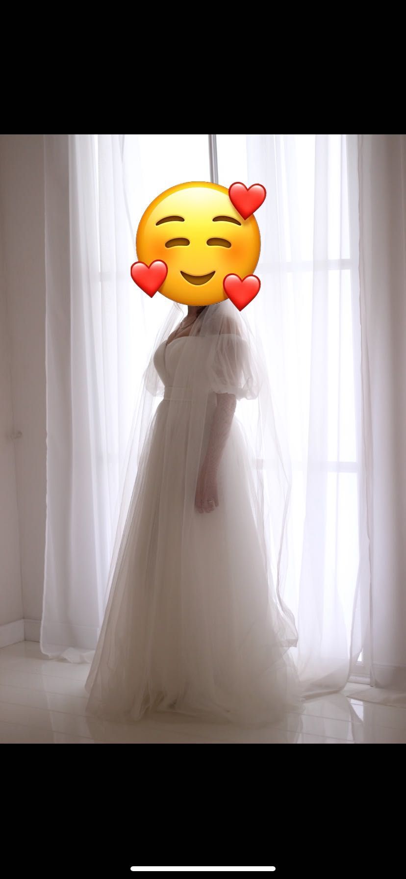 Весільна сукня ,