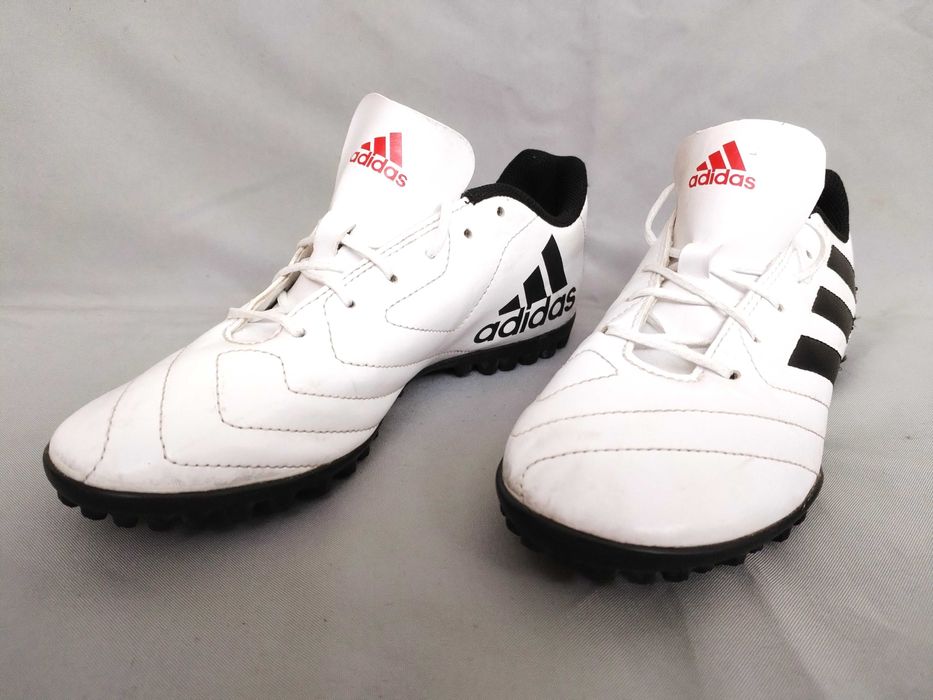 Ténis Adidas ,brancos