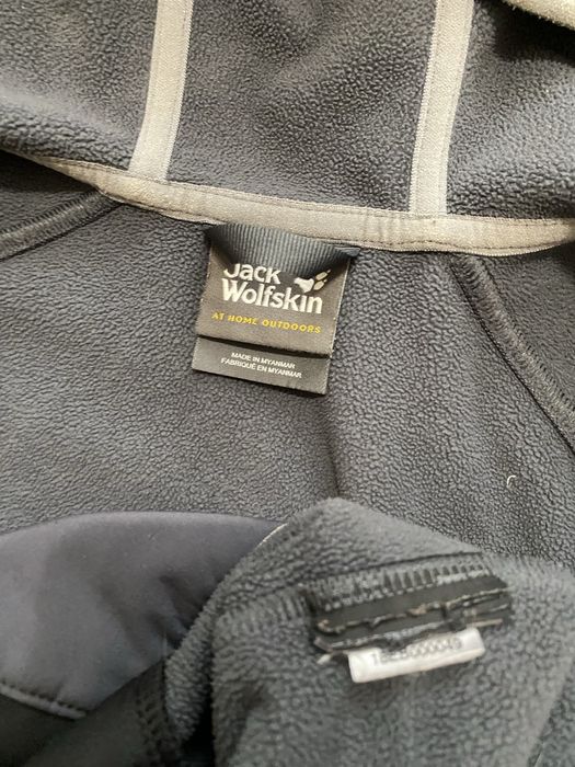 Куртка ветровка на флісі Jack wolfskin М-Л розмір сірого чорного
