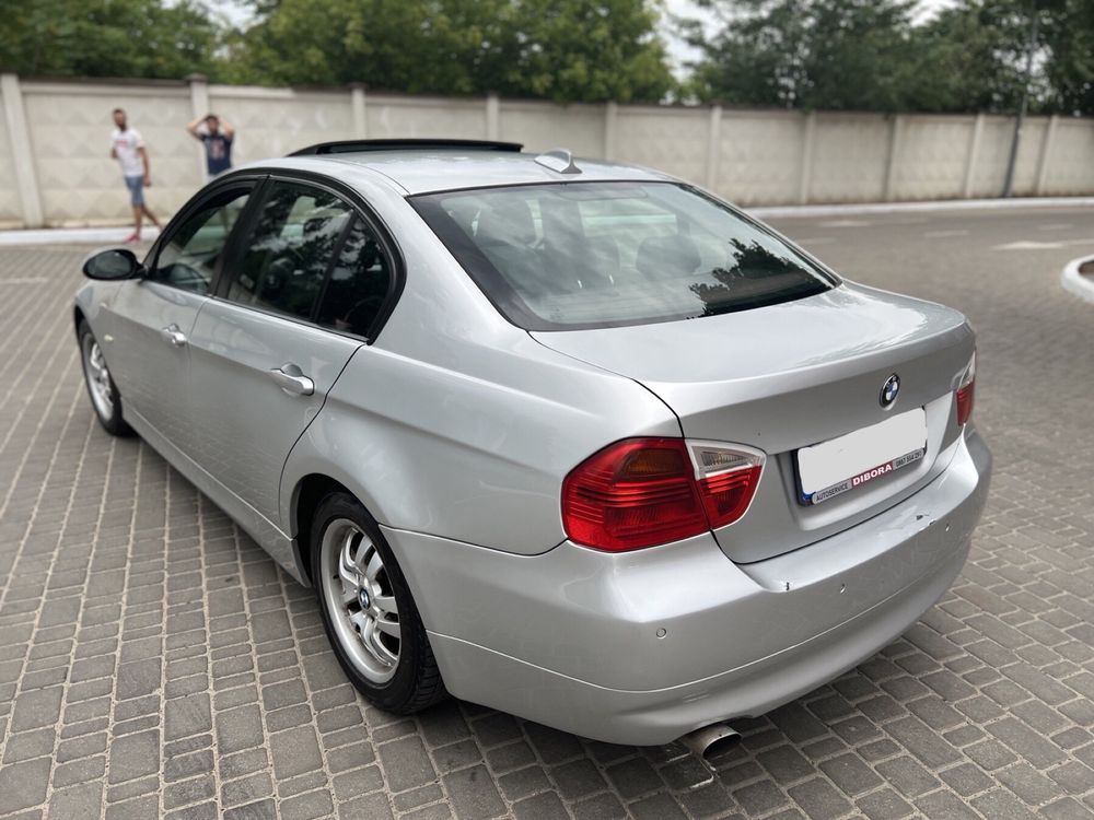 BMW 320. Автомат.