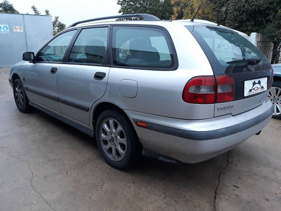 Volvo V40 1.8i 2000 , Volvo V50 2.0d 2005 Para Peças